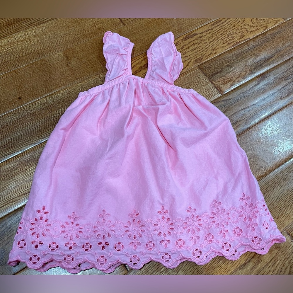 Like New Gap 18-24 month Pink Eyelet V Strap with Button Back